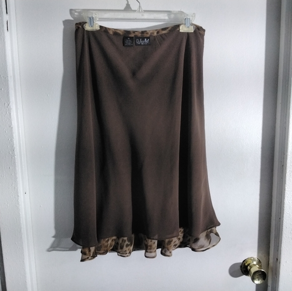 Ladies Refaella Petites Brown Skirt With Lining Sz 10 Slight Snag Right Side - Picture 4 of 4